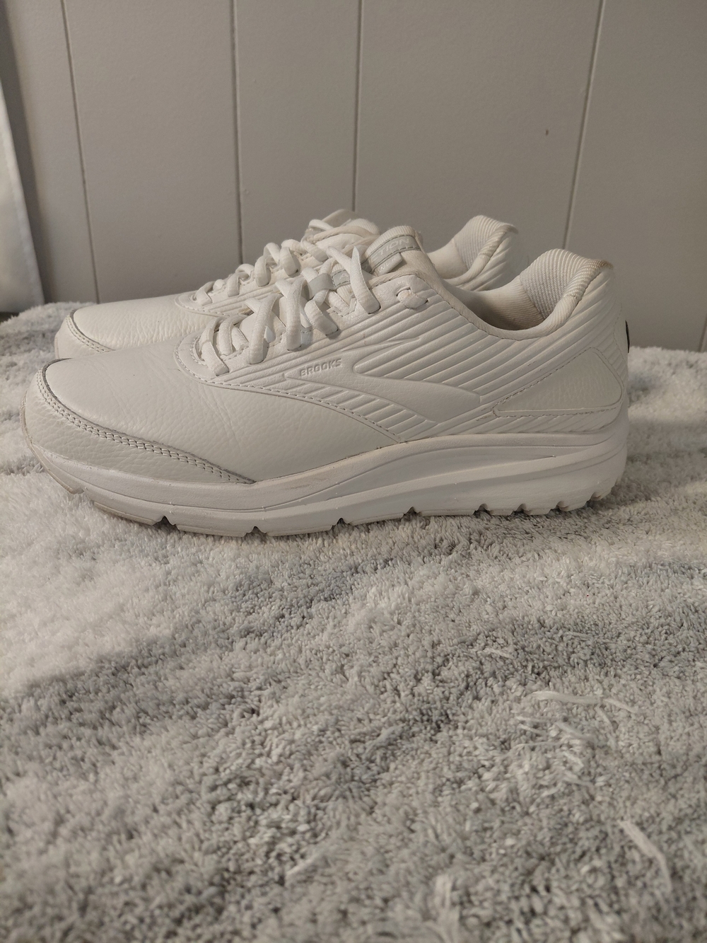 Brooks  Addiction Women’s White Walking Shoes